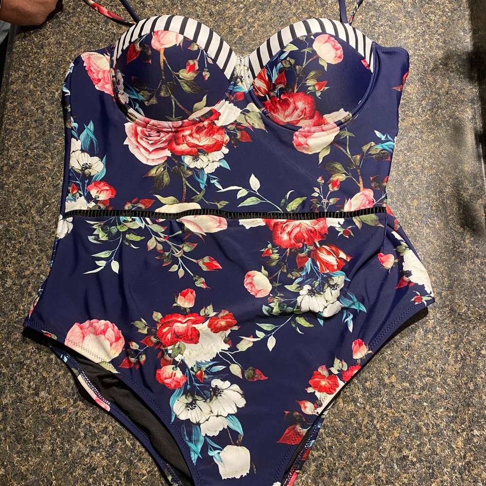 Cupshe floral bathing suit